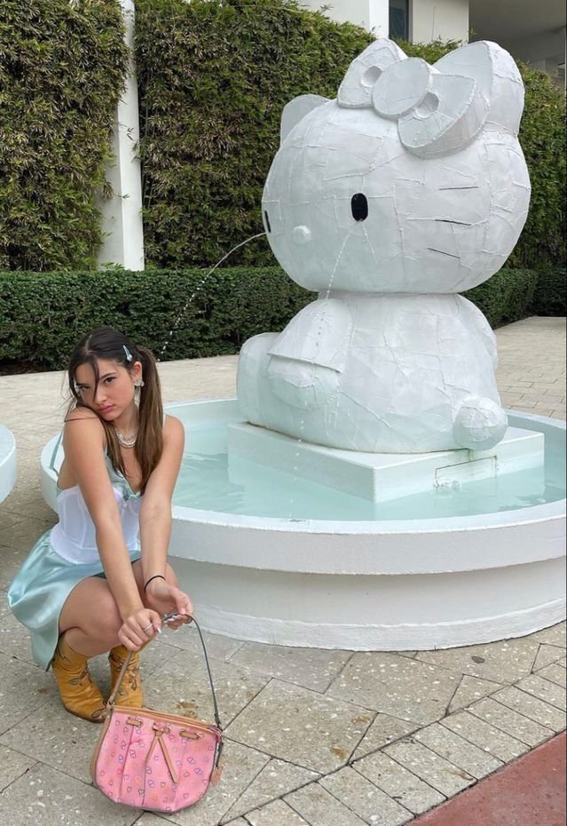 Hello Kitty Ice Sculpture